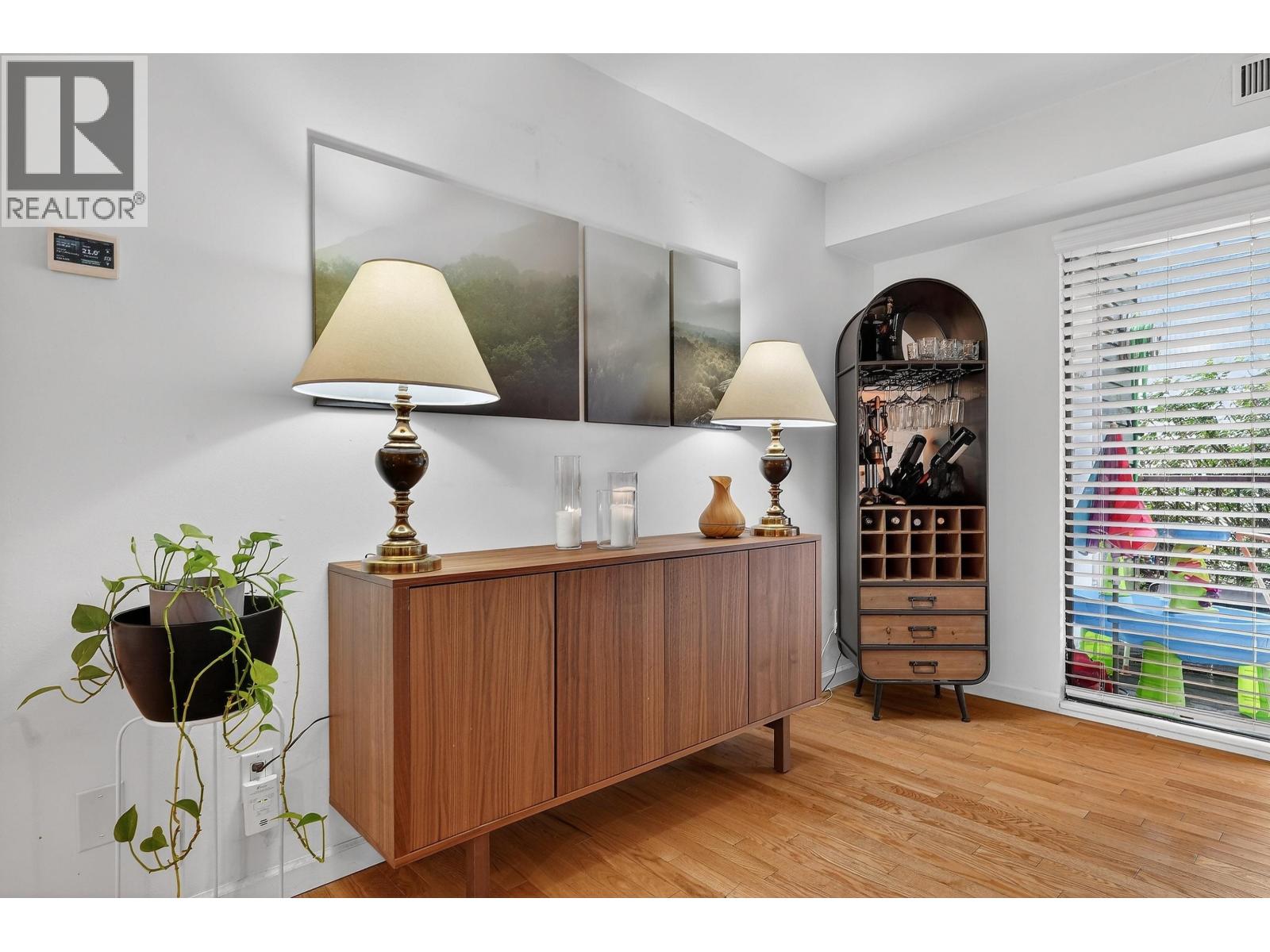 7355 Capistrano Drive, Burnaby, British Columbia V5A 1P7 - Photo 7 - R3092823