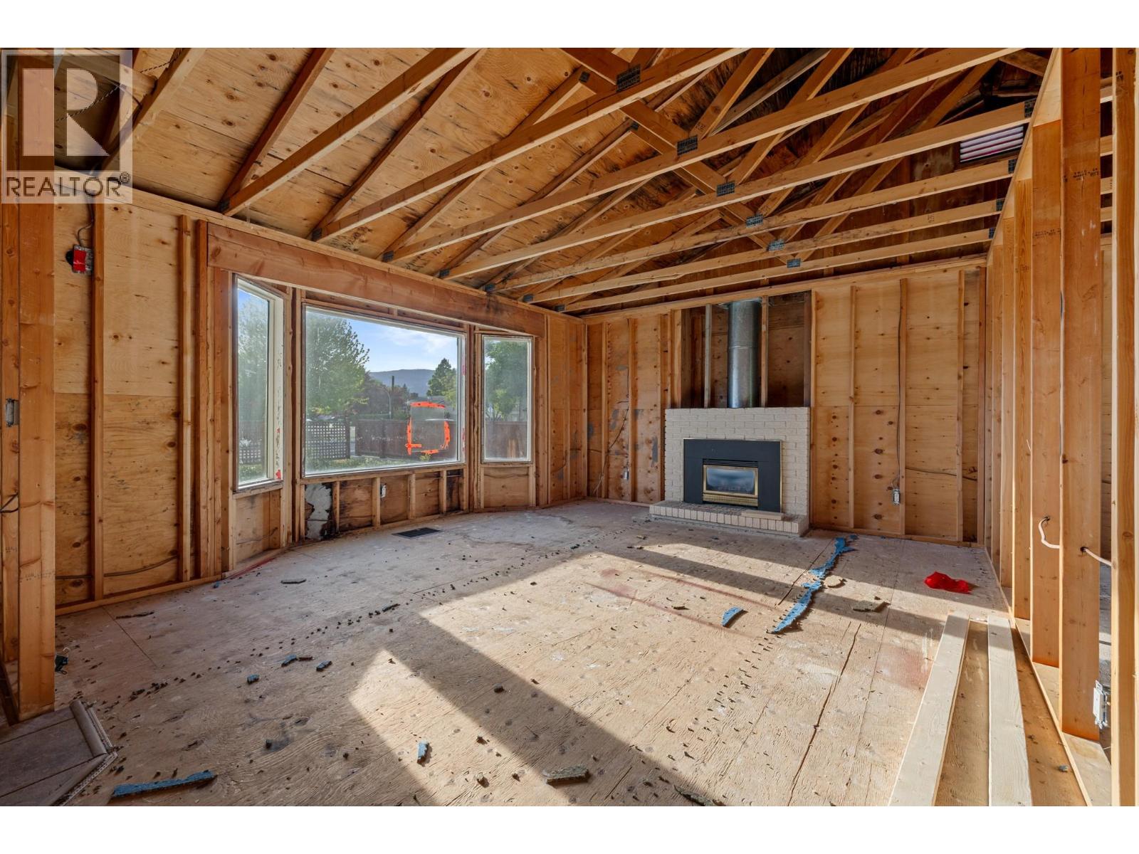 2429 Ethel Street, Kelowna, British Columbia V1Y 3A4 - Photo 12 - 10385023