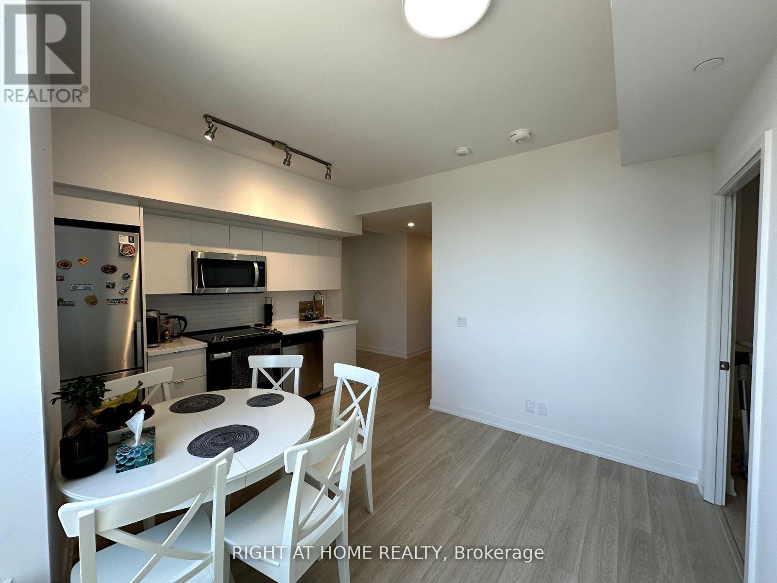 903 - 30 Tretti Way, Toronto, Ontario  M3H 0E3 - Photo 2 - C13113458