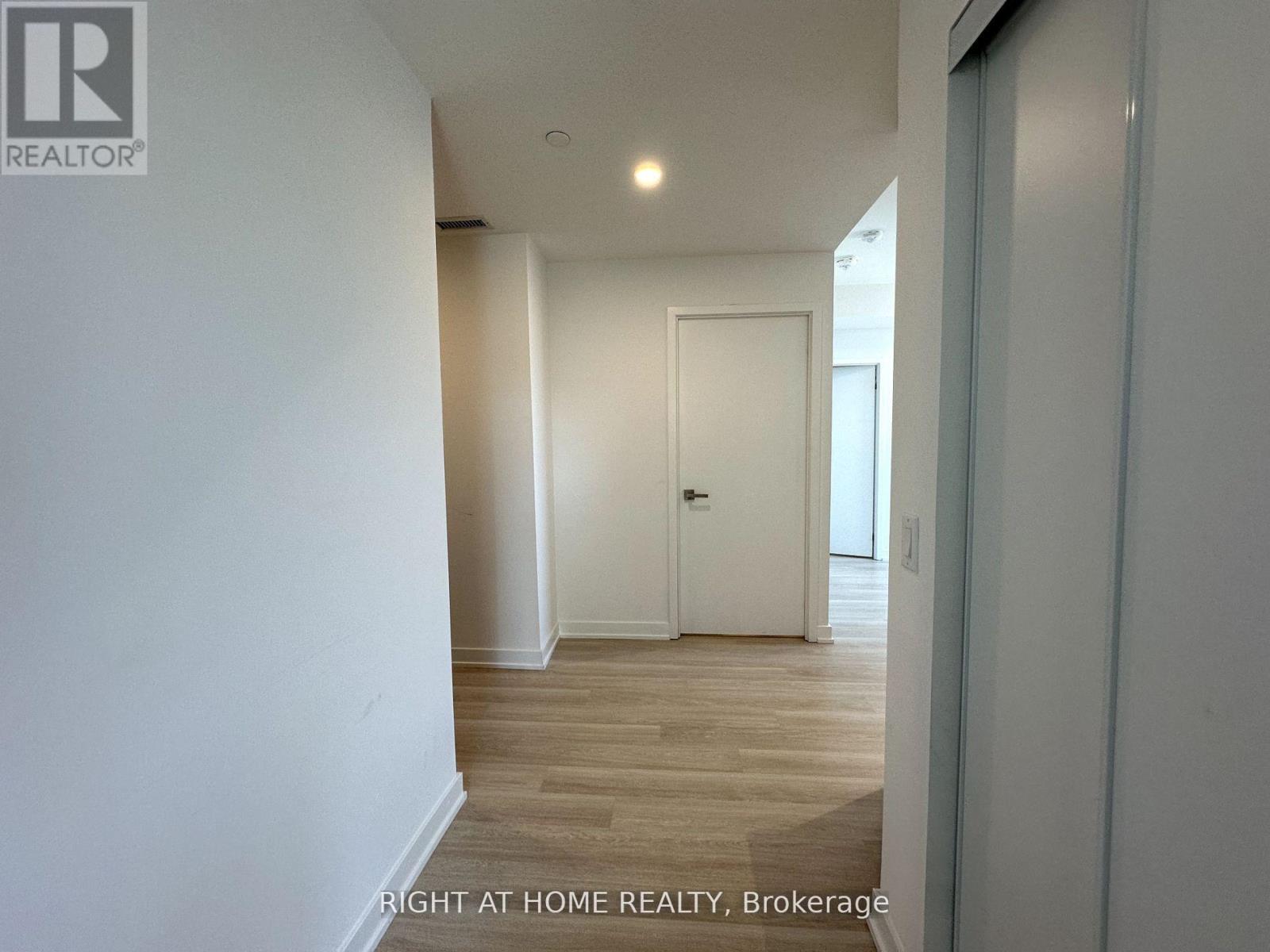 903 - 30 Tretti Way, Toronto, Ontario  M3H 0E3 - Photo 5 - C13113458