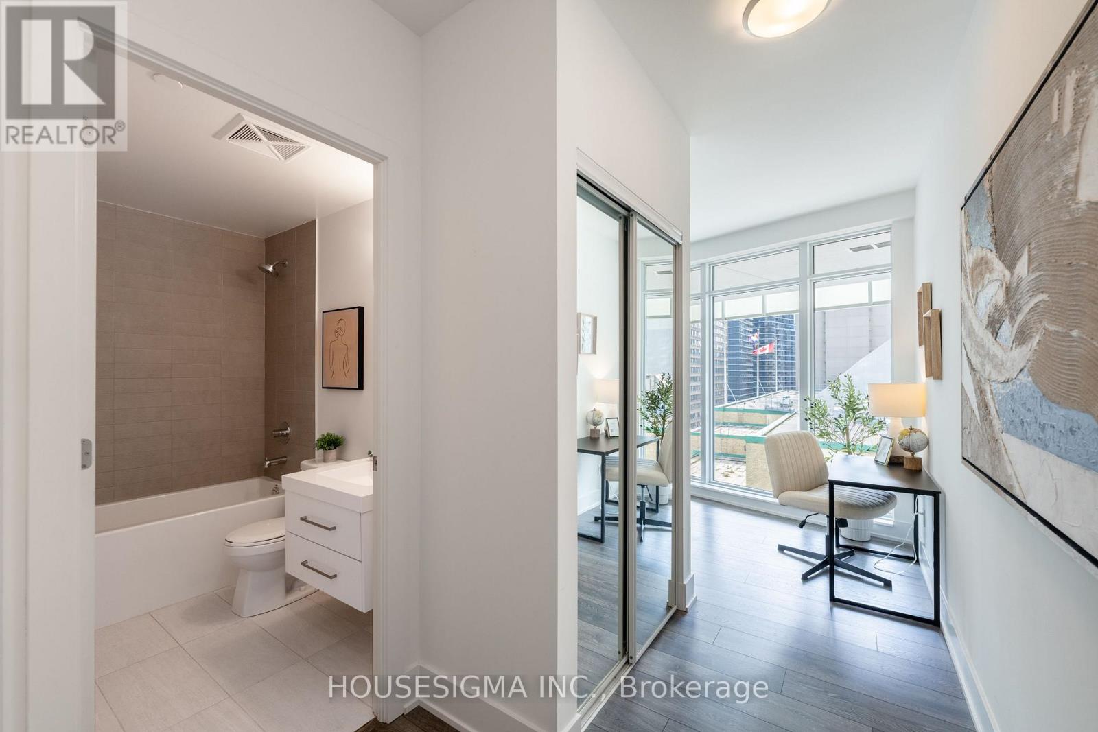 902 - 403 Church Street S, Toronto, Ontario  M4Y 2C2 - Photo 3 - C13113468