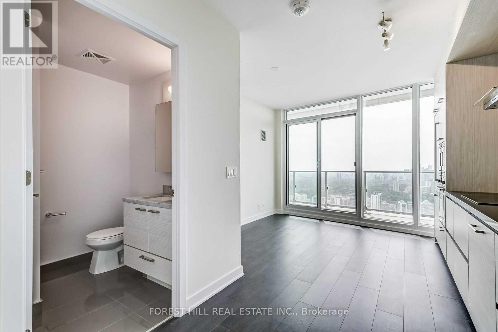 5703 - 2221 Yonge Street, Toronto, Ontario  M4S 2B4 - Photo 8 - C13113470