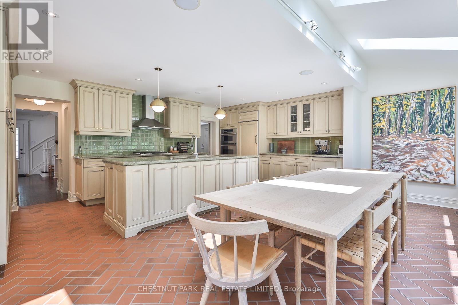 21 Douglas Crescent, Toronto, Ontario  M4W 2E6 - Photo 13 - C13113652