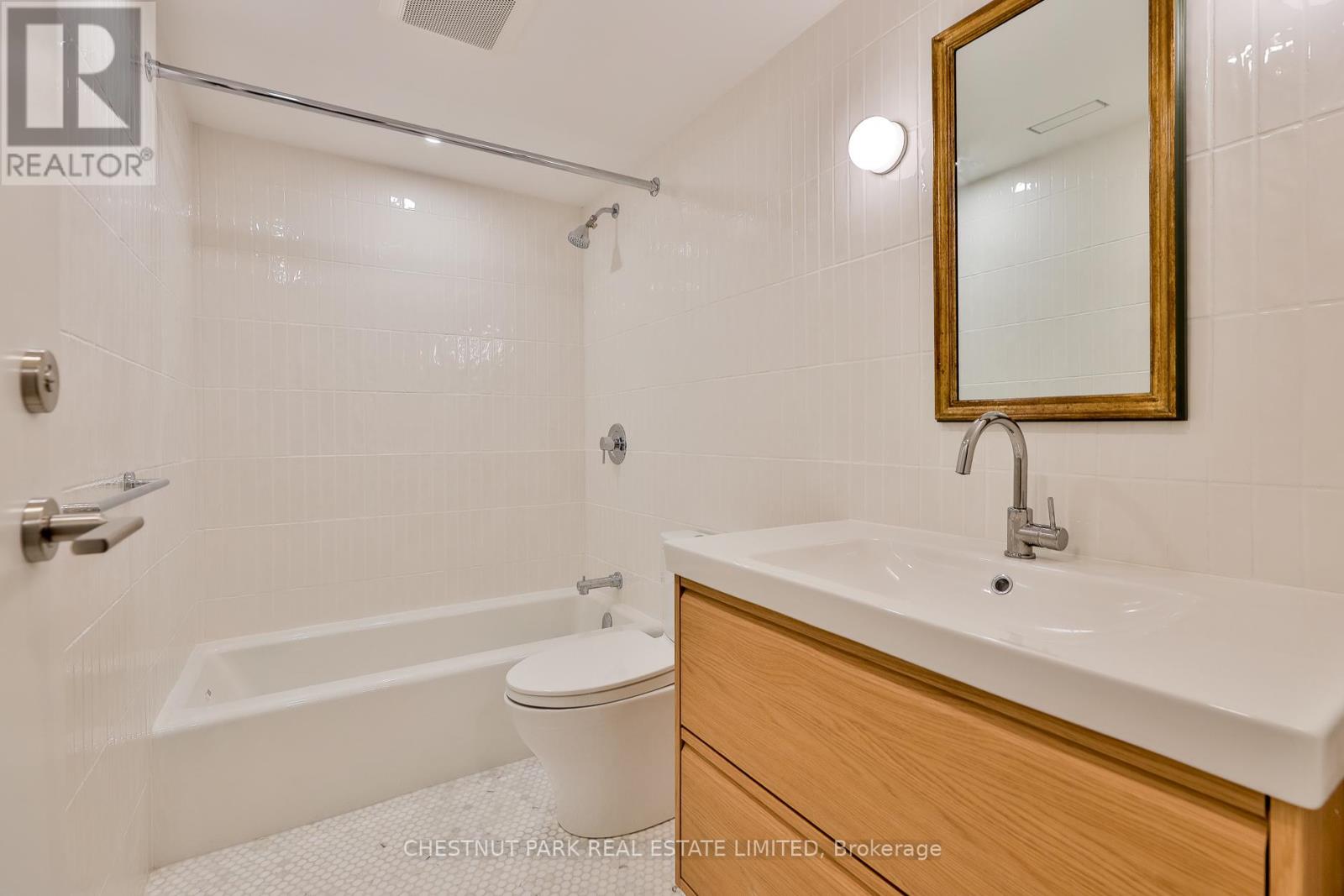 21 Douglas Crescent, Toronto, Ontario  M4W 2E6 - Photo 37 - C13113652