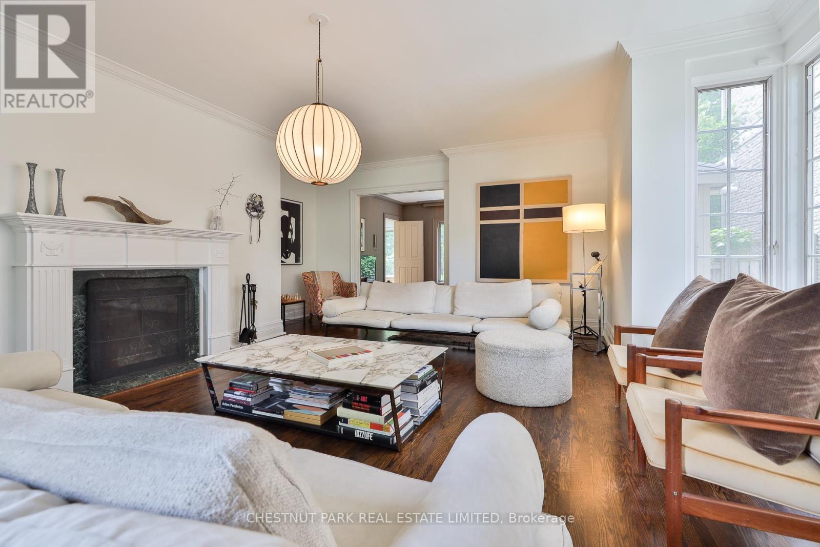 21 Douglas Crescent, Toronto, Ontario  M4W 2E6 - Photo 4 - C13113652