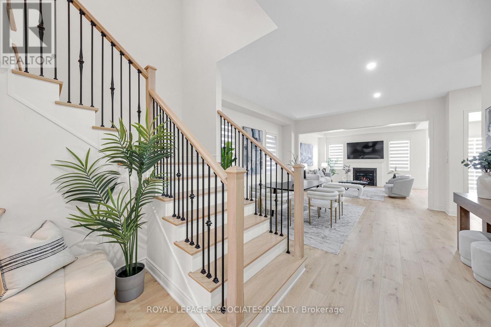 2215 Beckman Crescent, Oshawa, Ontario  L1L 0W8 - Photo 6 - E13113444