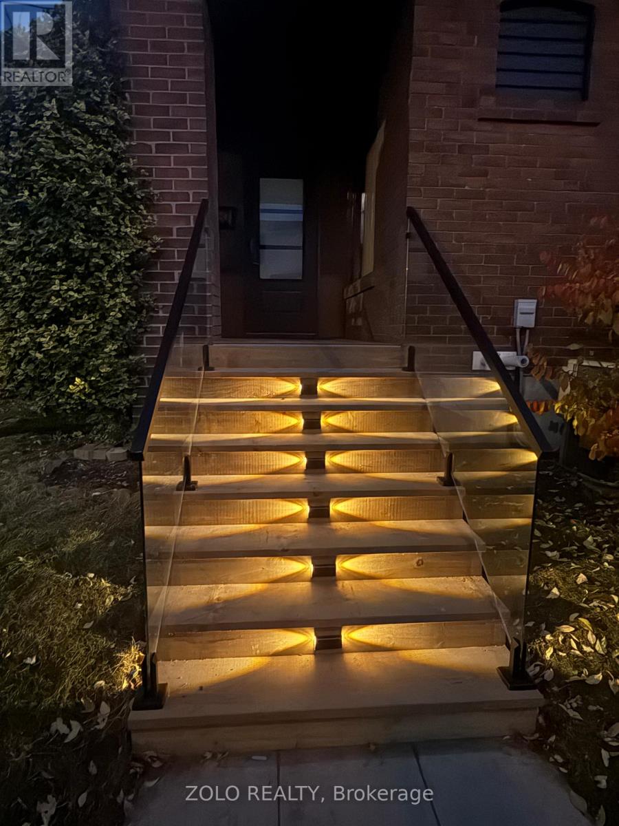98 Woodmount Avenue, Toronto, Ontario  M4C 3Y2 - Photo 3 - E13113486