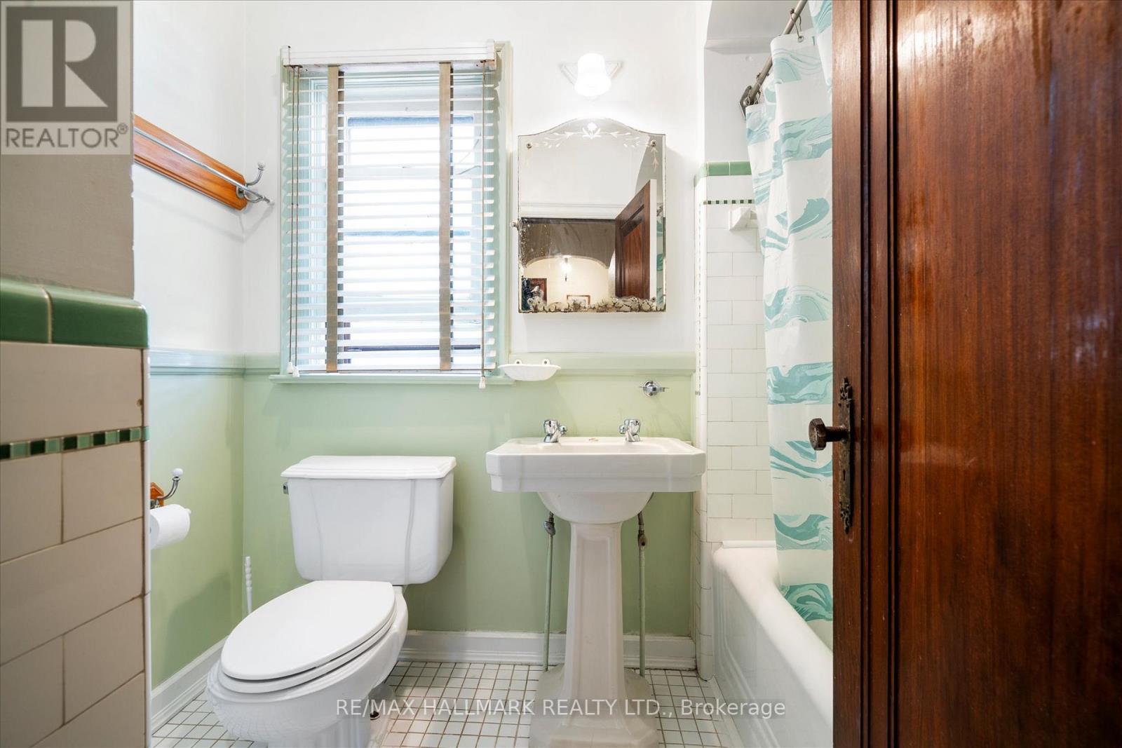 50 Benlamond Avenue, Toronto, Ontario  M4E 1Y9 - Photo 10 - E13113564