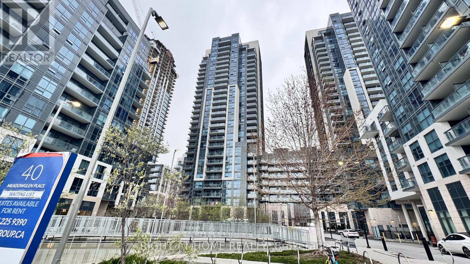 824 - 20 MEADOWGLEN PLACE, Toronto, Ontario