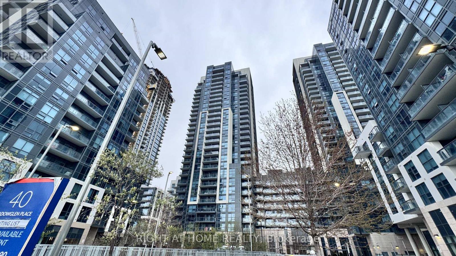 824 - 20 Meadowglen Place, Toronto, Ontario  M1G 0A9 - Photo 18 - E13113622