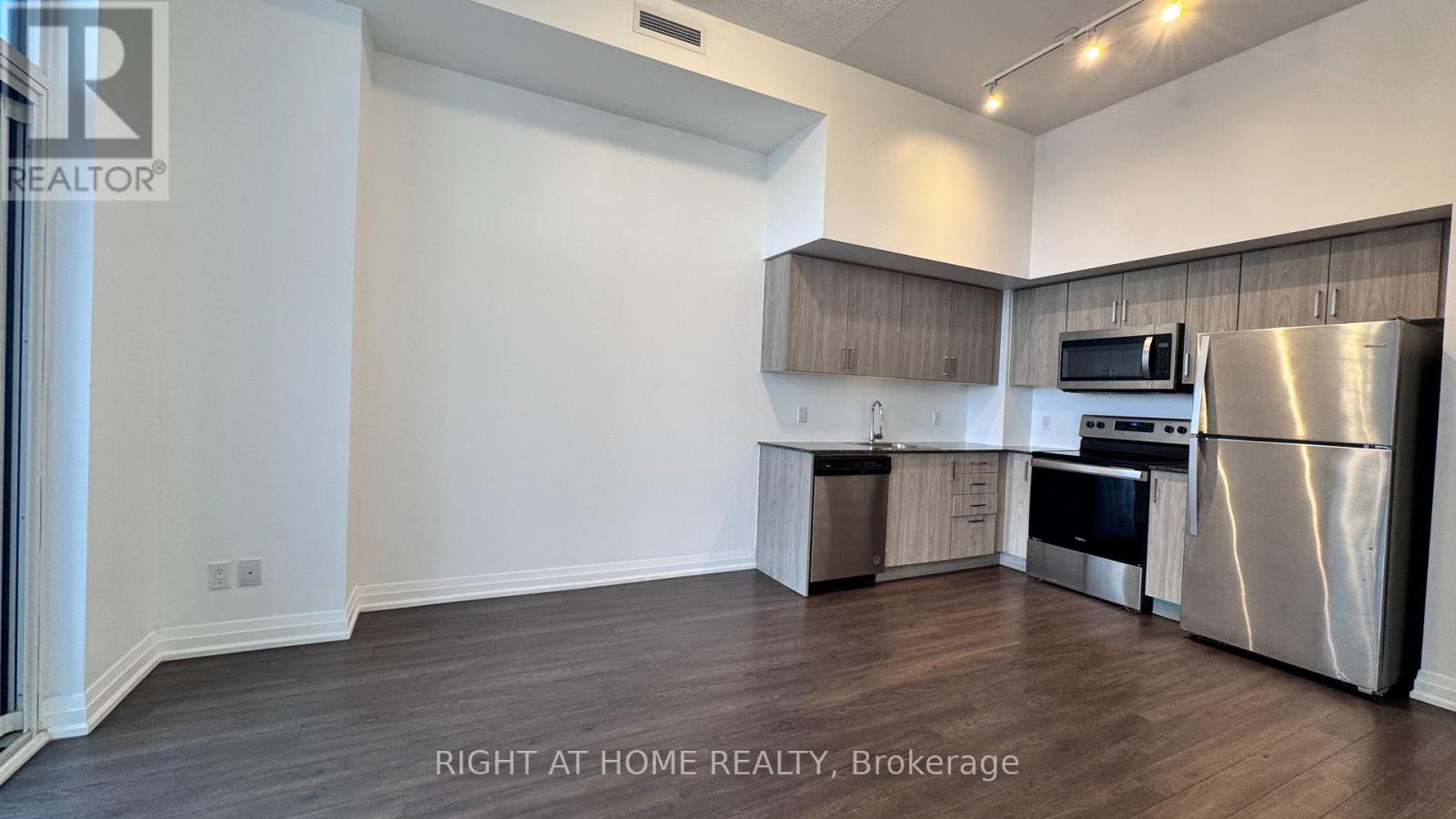 824 - 20 Meadowglen Place, Toronto, Ontario  M1G 0A9 - Photo 6 - E13113622