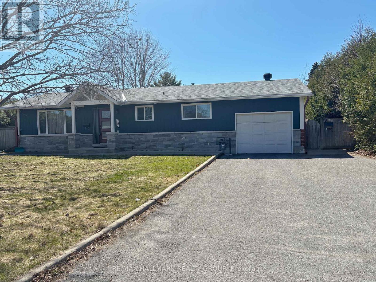18 FOREST PARK AVENUE, Ottawa, Ontario