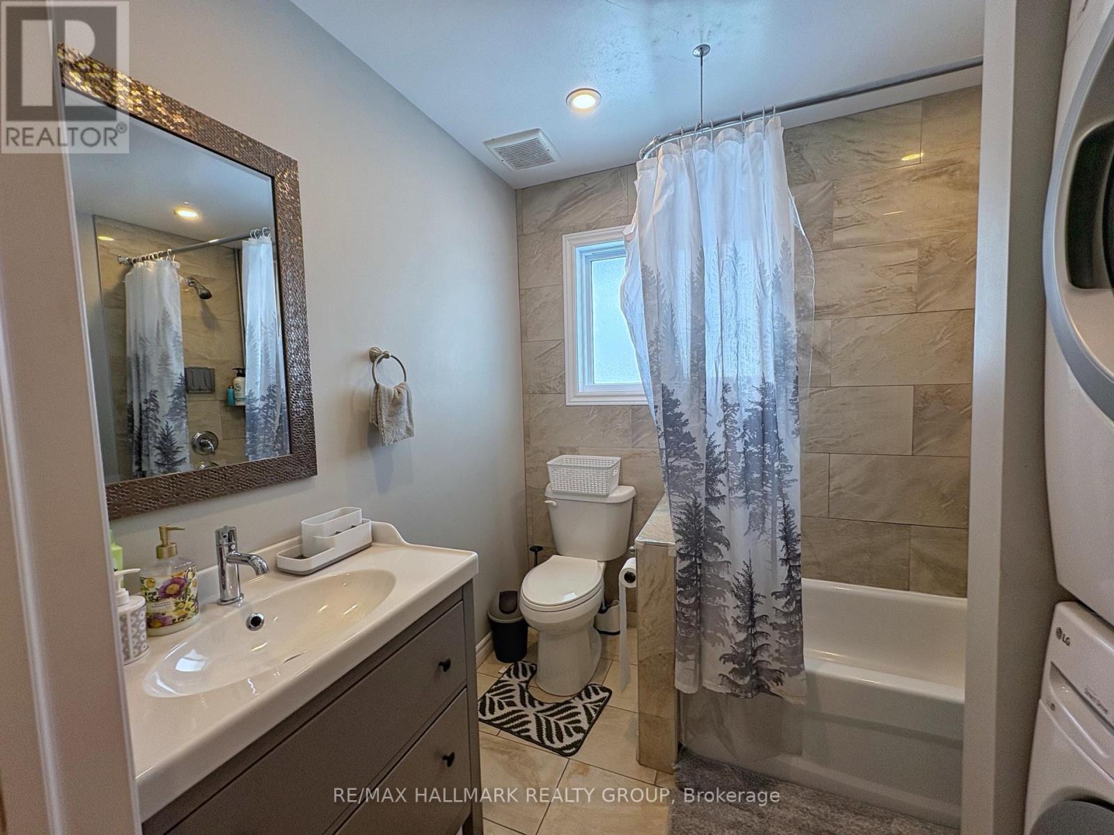18 Forest Park Avenue, Ottawa, Ontario  K2E 5A1 - Photo 15 - X12905536