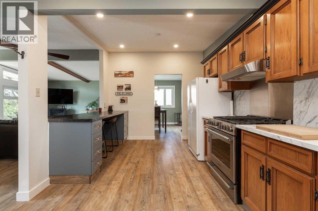 321 Normandy Road S, Lethbridge, Alberta  T1J 3X9 - Photo 6 - A2306776