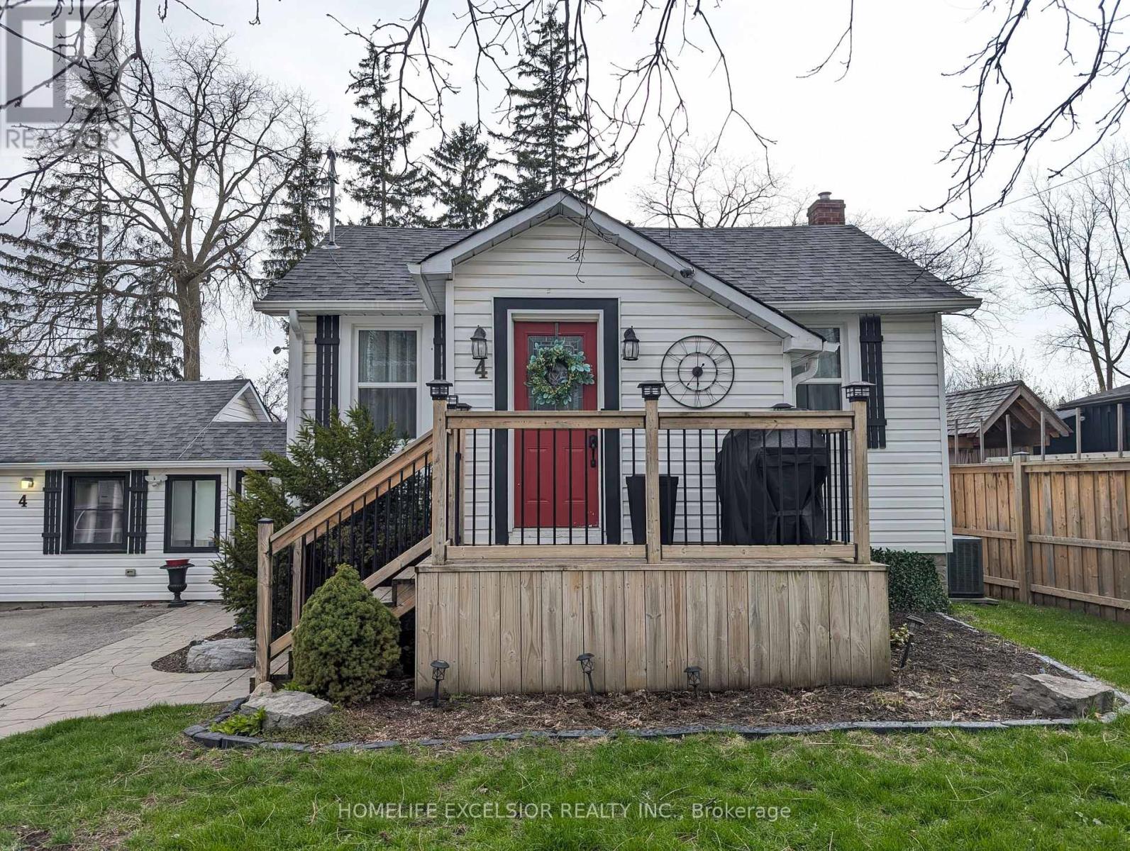 4 Albert Street, Whitchurch-Stouffville, Ontario  L4A 4H1 - Photo 1 - N13113660