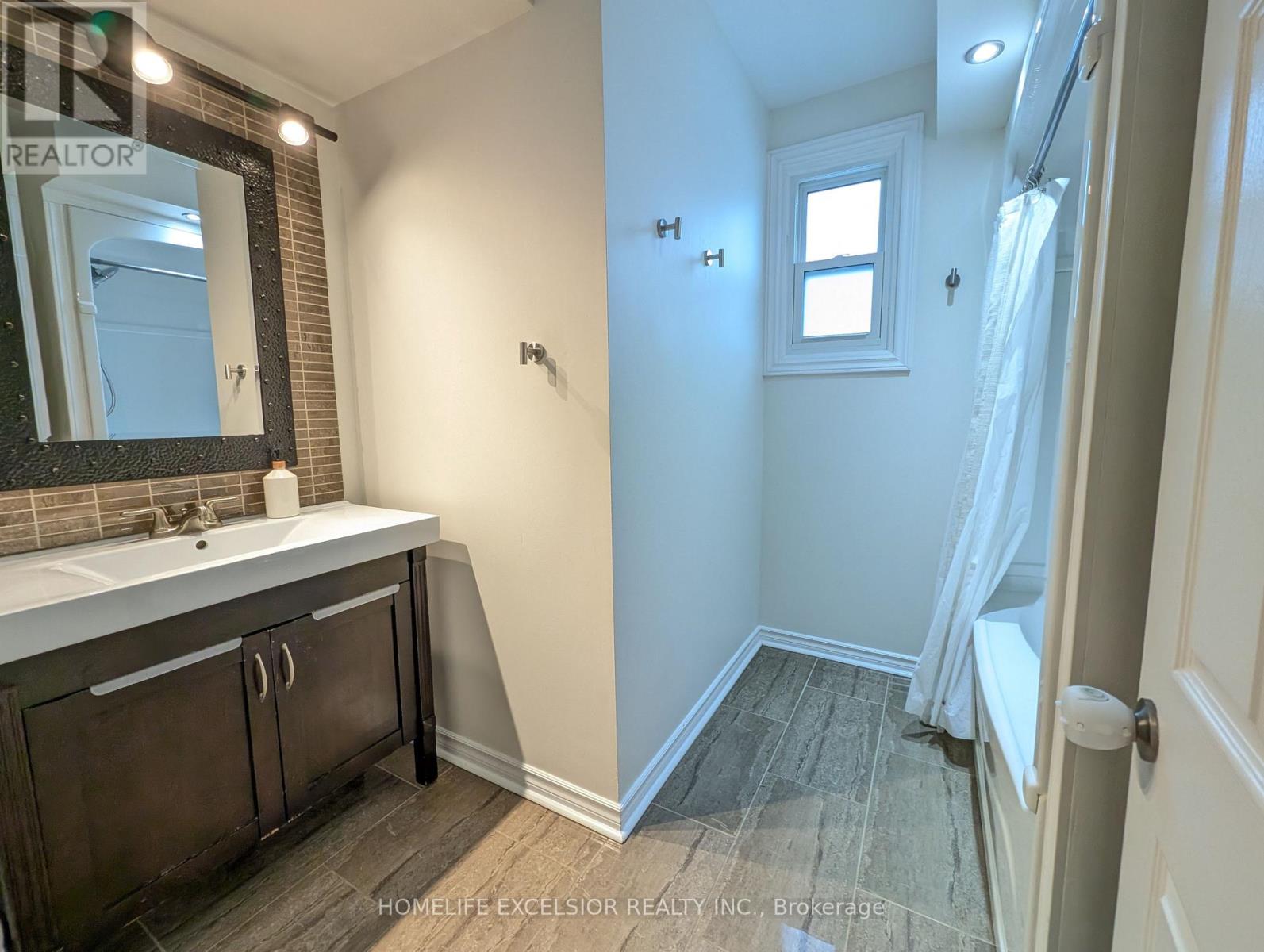 4 Albert Street, Whitchurch-Stouffville, Ontario  L4A 4H1 - Photo 17 - N13113660