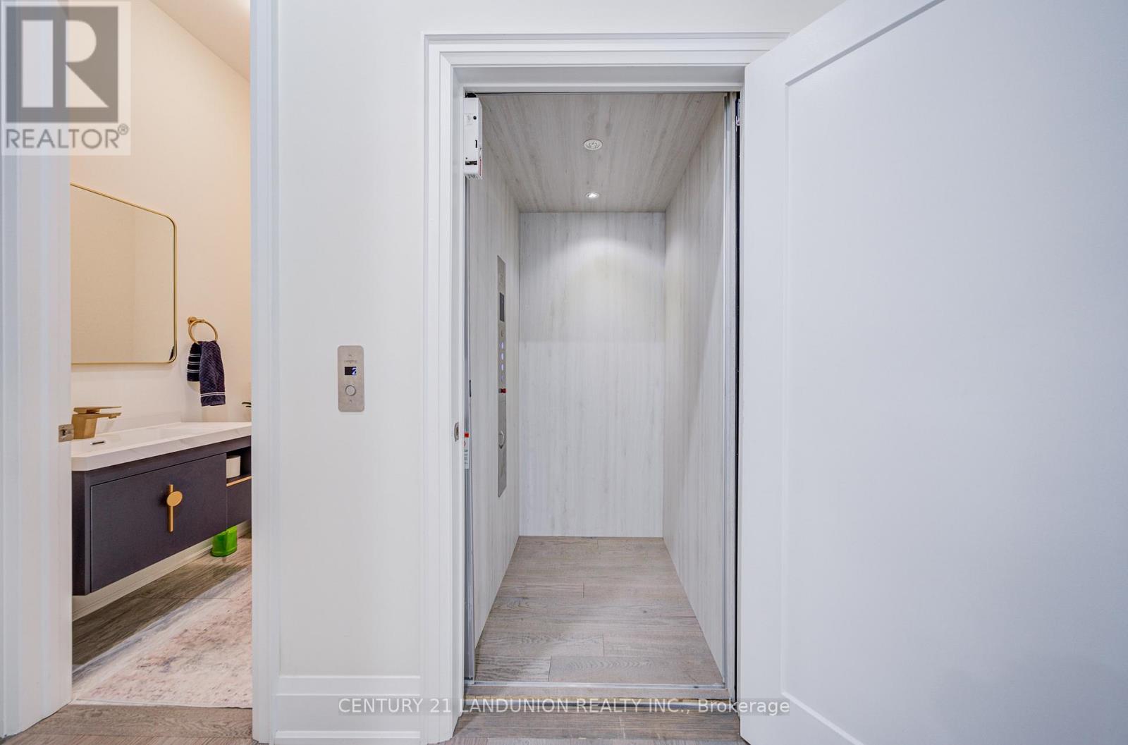121 Milky Way Drive, Richmond Hill, Ontario  L4C 4L9 - Photo 20 - N13113664