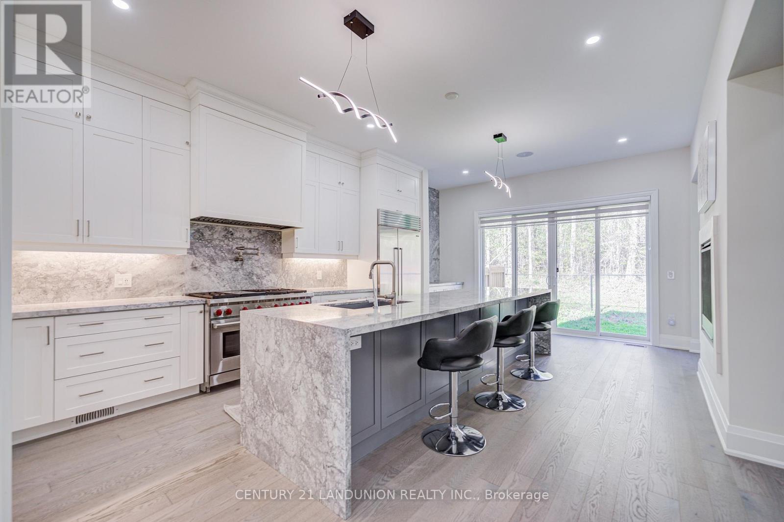 121 Milky Way Drive, Richmond Hill, Ontario  L4C 4L9 - Photo 5 - N13113664