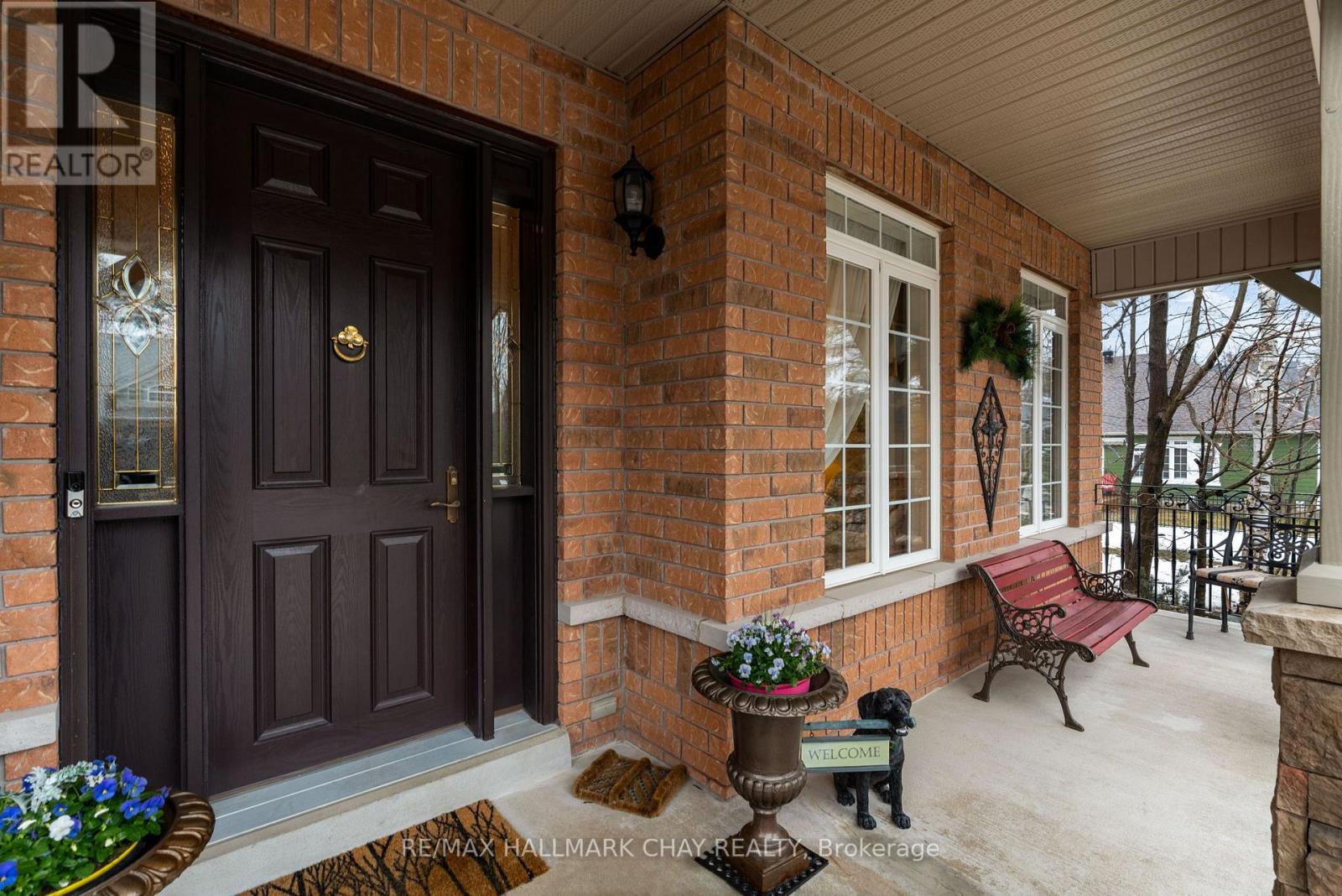 6 Oakmont Avenue, Oro-Medonte, Ontario  L0L 2L0 - Photo 2 - S13113552