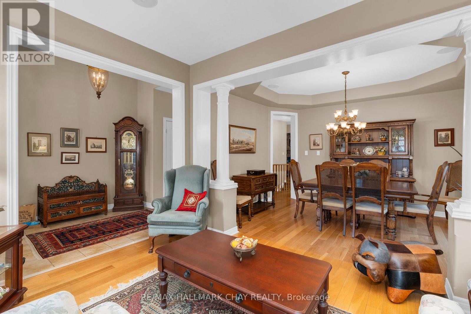6 Oakmont Avenue, Oro-Medonte, Ontario  L0L 2L0 - Photo 4 - S13113552