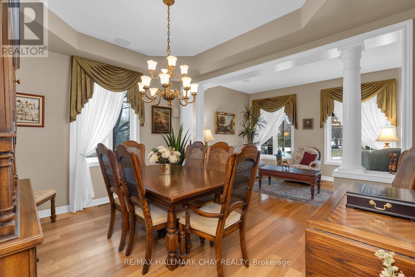 6 Oakmont Avenue, Oro-Medonte, Ontario  L0L 2L0 - Photo 5 - S13113552