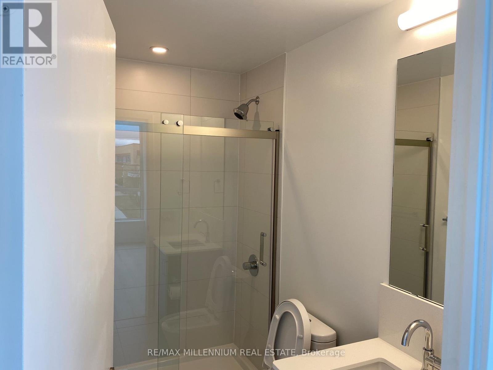 205 - 681 Yonge Street, Barrie, Ontario  L9J 0K1 - Photo 2 - S13113554