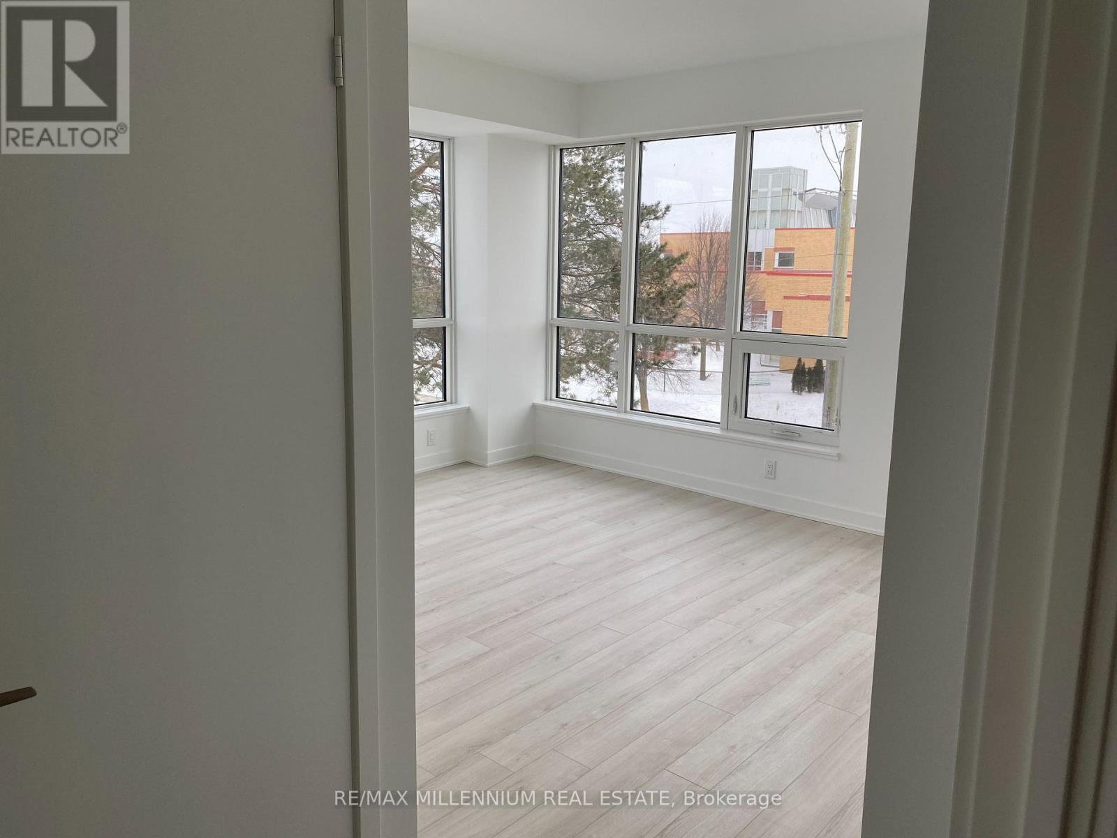 205 - 681 Yonge Street, Barrie, Ontario  L9J 0K1 - Photo 4 - S13113554
