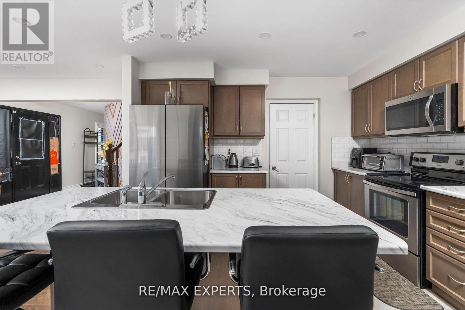 56 Donlamont Circle, Brampton, Ontario  L7A 4T5 - Photo 18 - W13113452