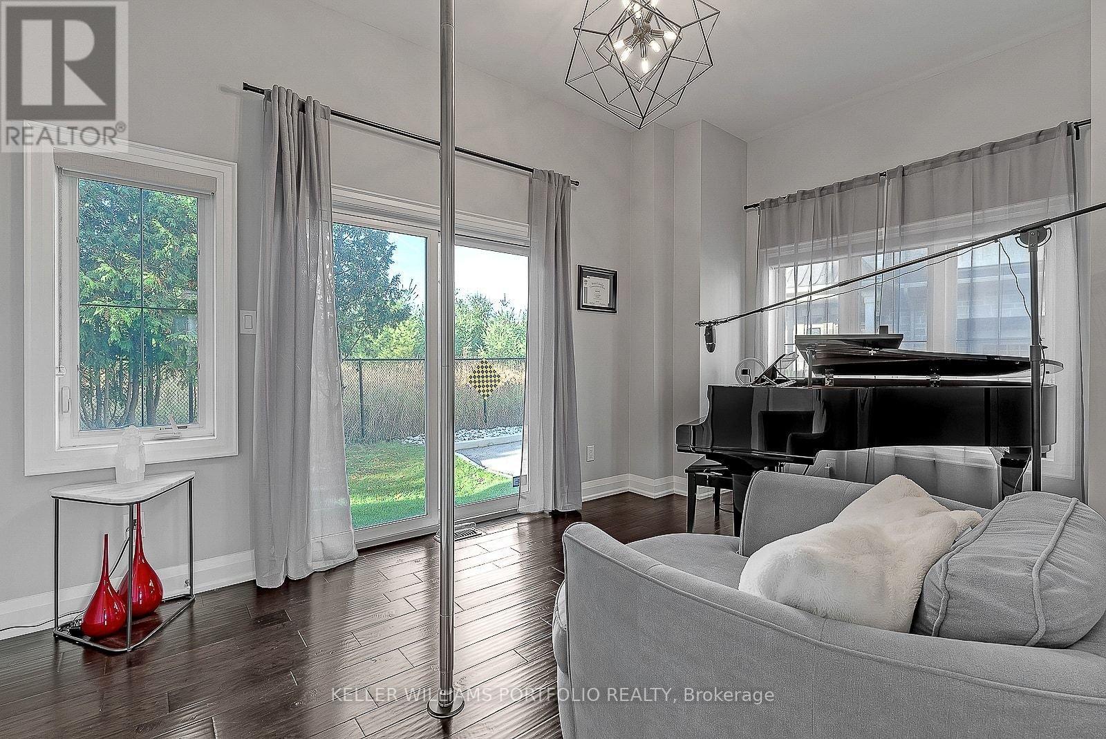 2016 Deerview Common, Oakville, Ontario  L6M 0Y2 - Photo 6 - W13113520