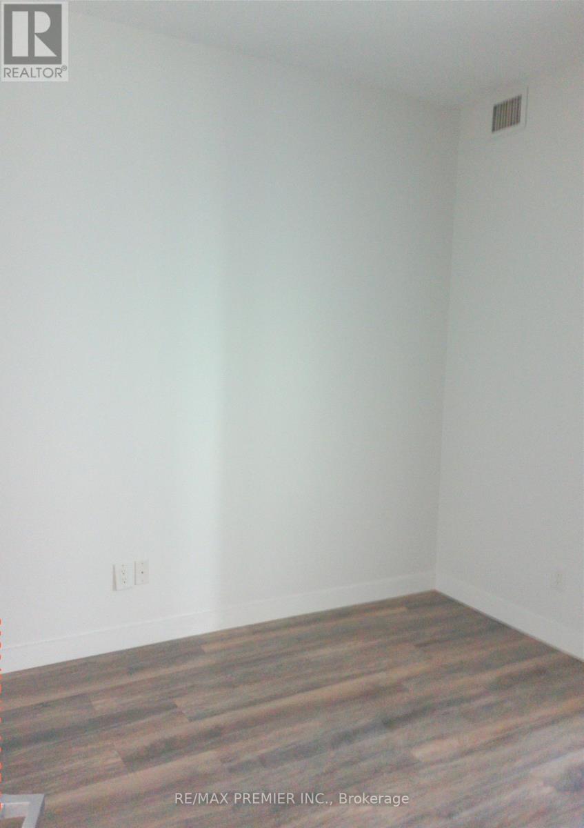 1525 - 165 Legion Road N, Toronto, Ontario  M8Y 0B3 - Photo 12 - W13113522