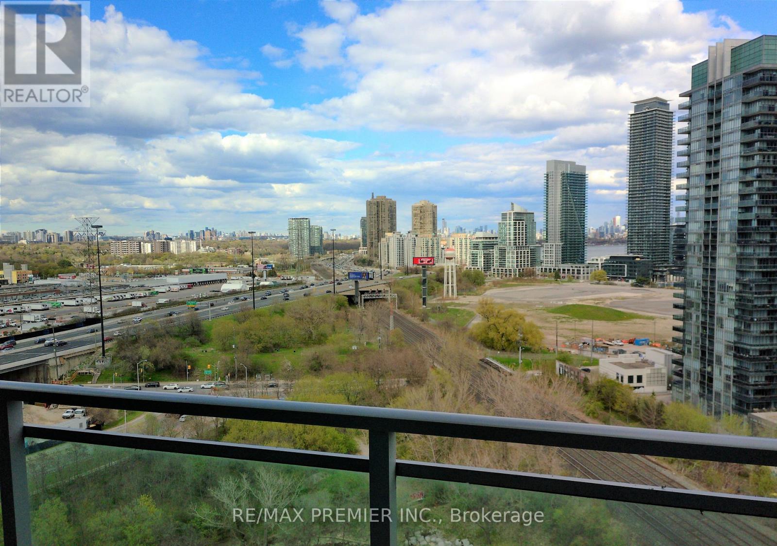 1525 - 165 Legion Road N, Toronto, Ontario  M8Y 0B3 - Photo 14 - W13113522