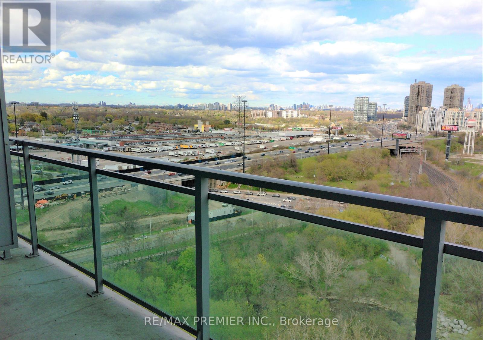 1525 - 165 Legion Road N, Toronto, Ontario  M8Y 0B3 - Photo 15 - W13113522