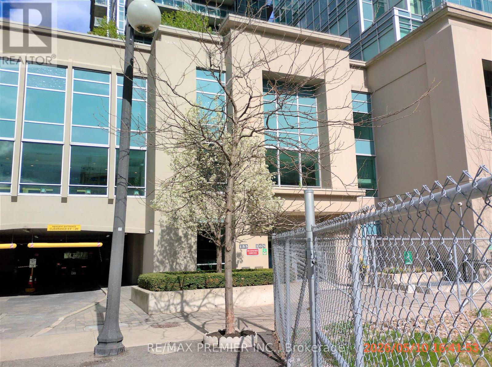 1525 - 165 Legion Road N, Toronto, Ontario  M8Y 0B3 - Photo 2 - W13113522