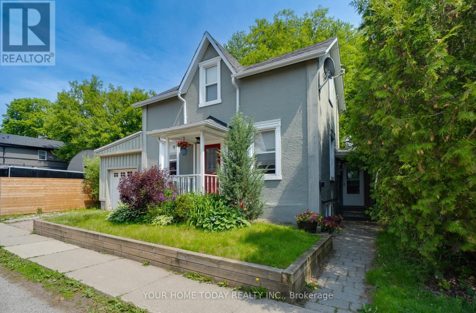 10 Knox Street, Halton Hills, Ontario  L7J 1C7 - Photo 1 - W13113574