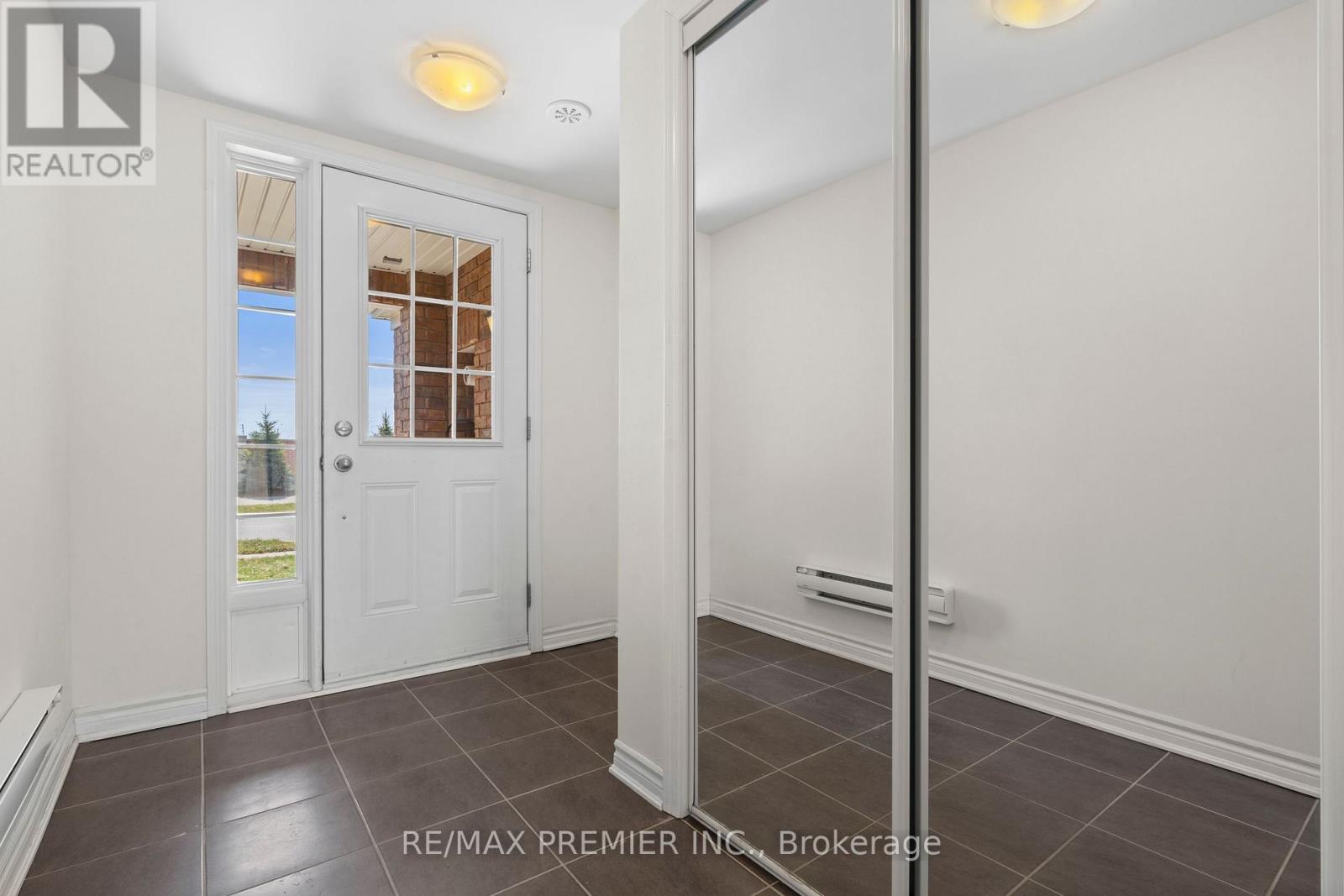 57 Baycliffe Crescent, Brampton, Ontario  L7A 3Z3 - Photo 7 - W13113636