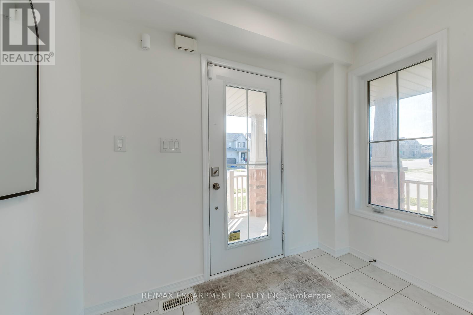 96 Arnold Marshall Boulevard, Haldimand, Ontario N3W 0B6 - Photo 6 - X13113620