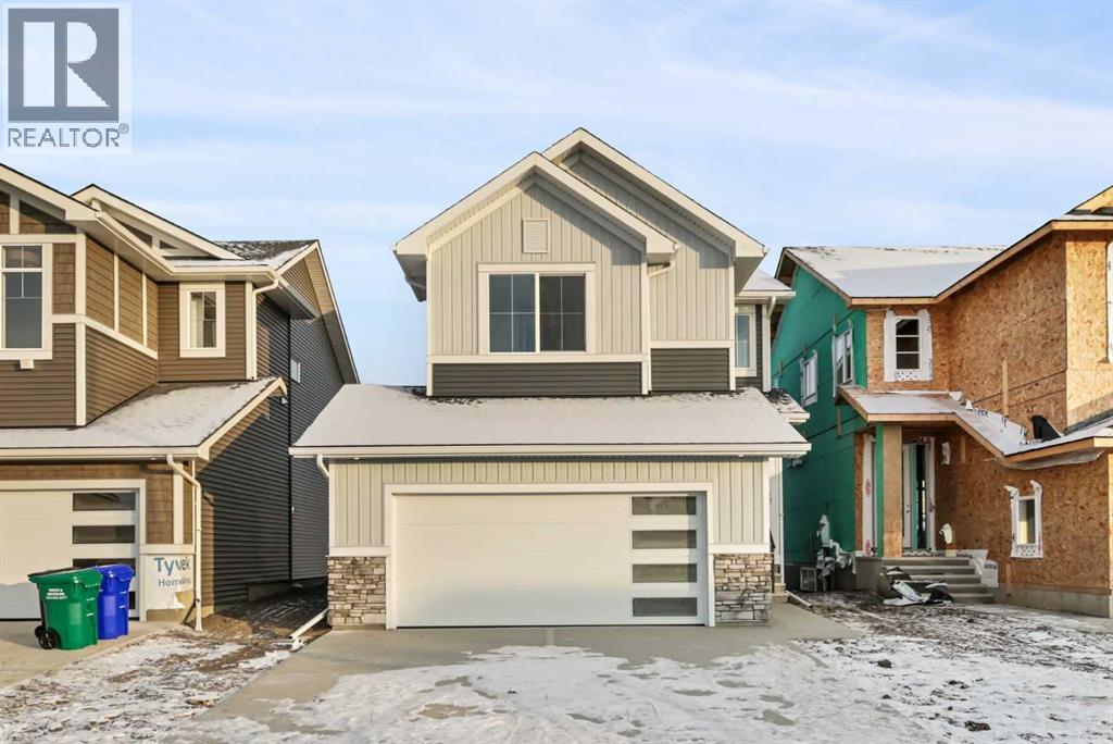 8 Topaz Place, Cochrane, Alberta