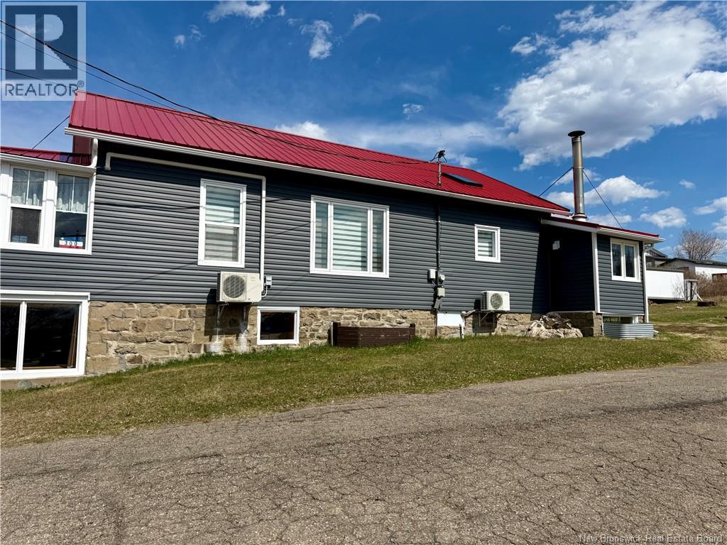 300 Boulevard St-Pierre Ouest, Caraquet, New Brunswick  E1W 1A3 - Photo 7 - NB138852