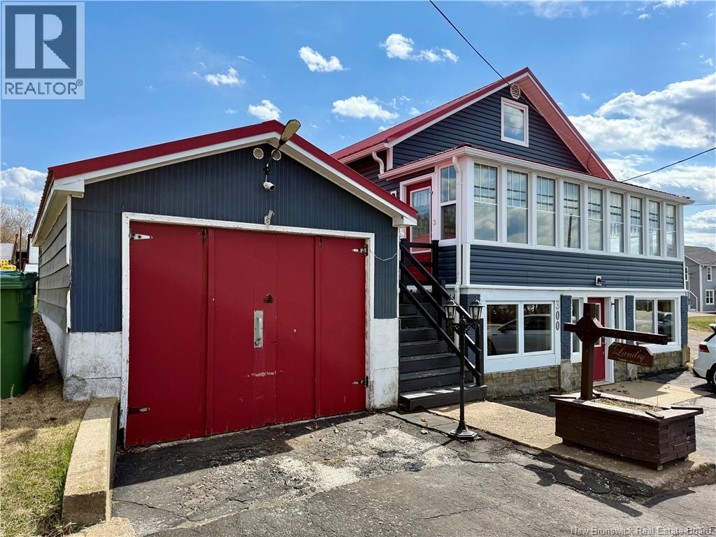 300 Boulevard St-Pierre Ouest, Caraquet, New Brunswick  E1W 1A3 - Photo 3 - NB138852