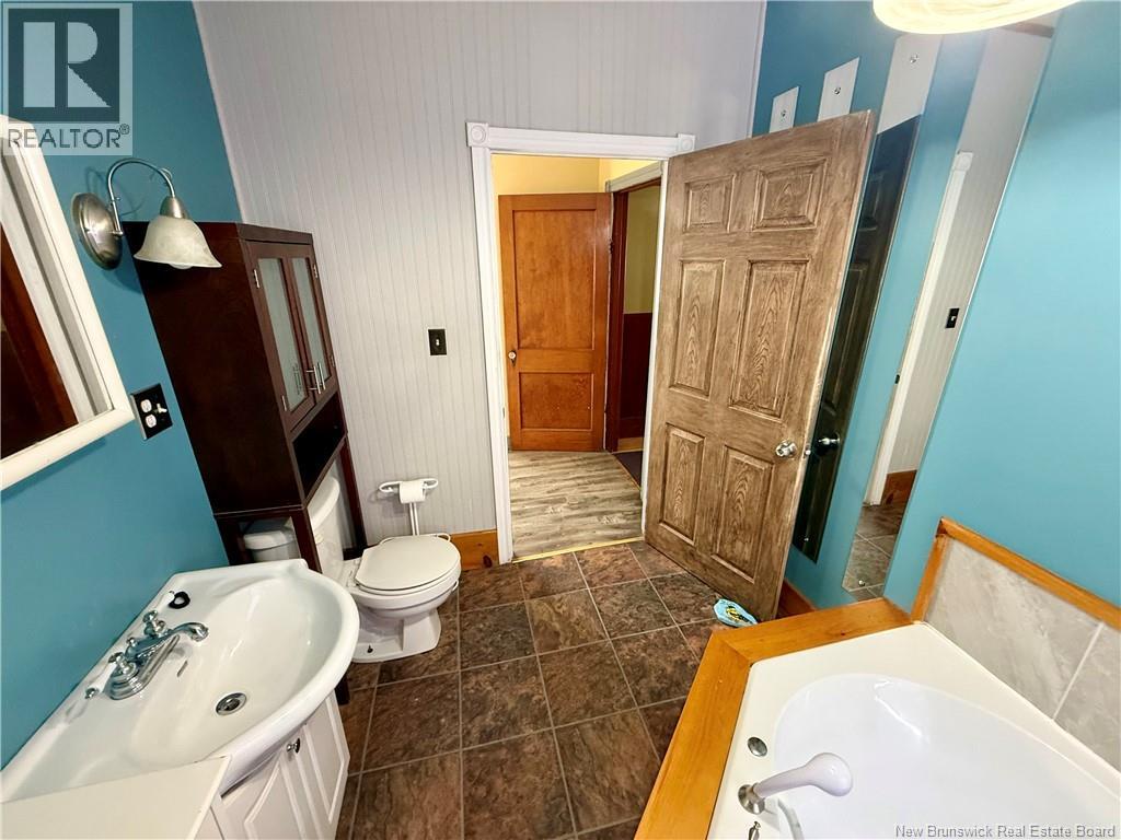 300 Boulevard St-Pierre Ouest, Caraquet, New Brunswick  E1W 1A3 - Photo 19 - NB138852