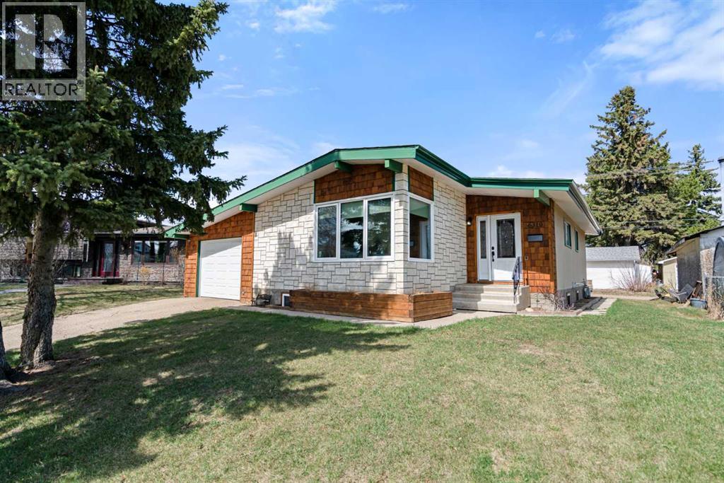 6310 44a Avenue, Camrose, Alberta  T4V 0B4 - Photo 1 - A2307840
