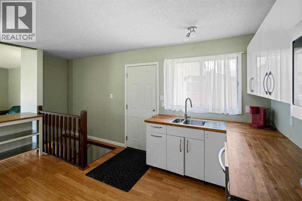 6310 44a Avenue, Camrose, Alberta  T4V 0B4 - Photo 12 - A2307840