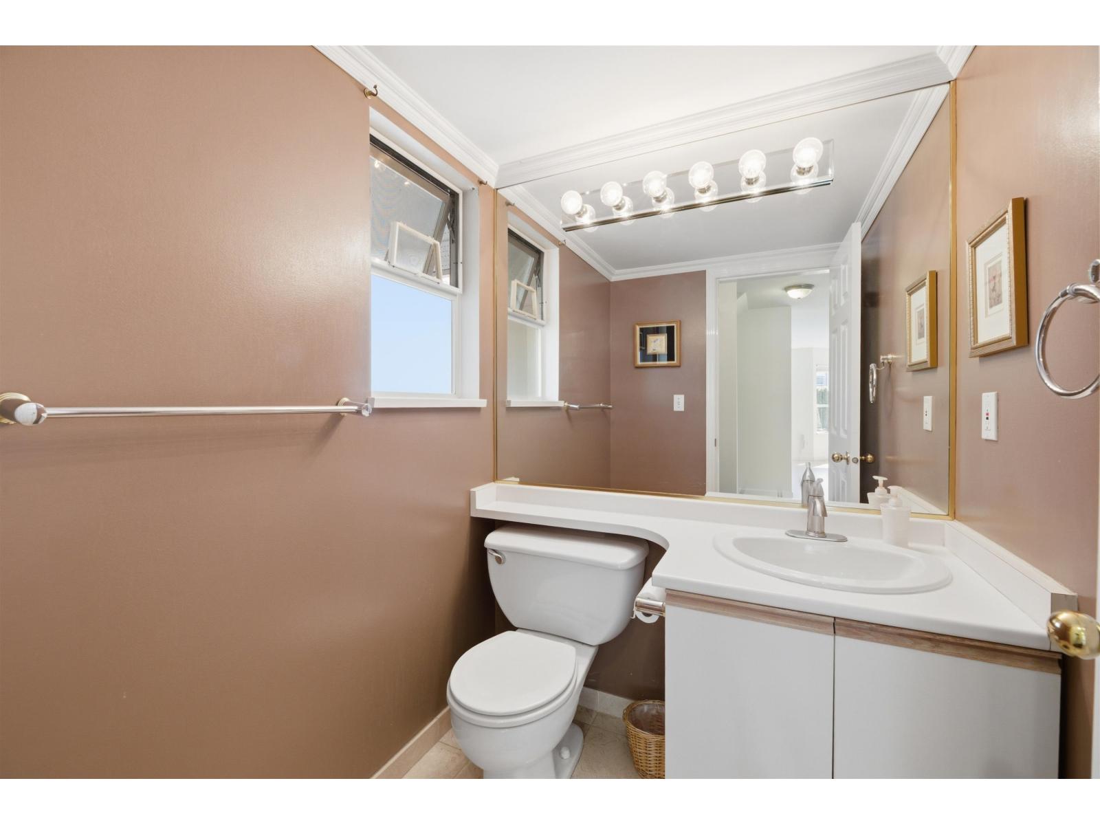 103 10538 153 Street, Surrey, British Columbia V3R 0G6 - Photo 11 - R3111091