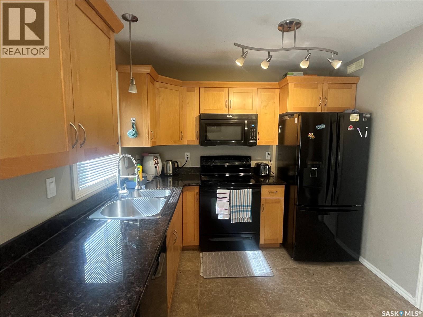 207 303 Slimmon Place, Saskatoon, Saskatchewan  S7V 0A8 - Photo 30 - SK035643