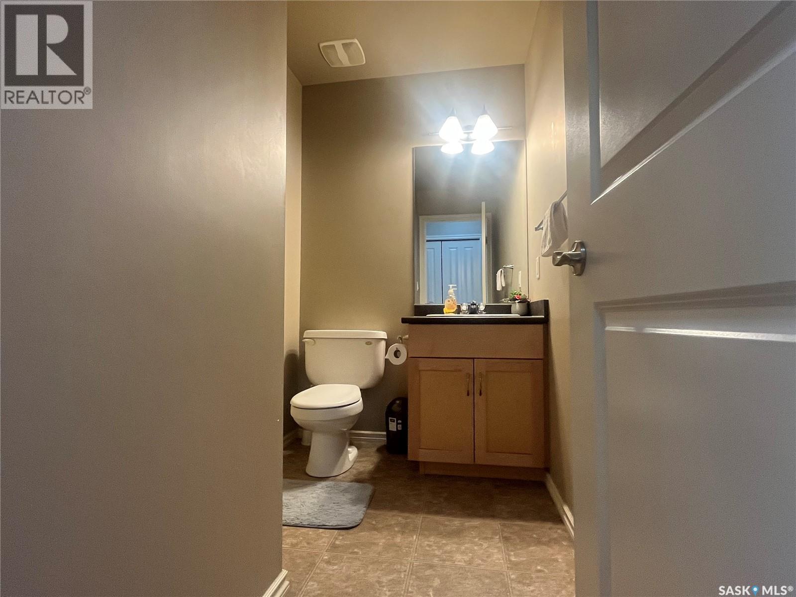 207 303 Slimmon Place, Saskatoon, Saskatchewan  S7V 0A8 - Photo 33 - SK035643