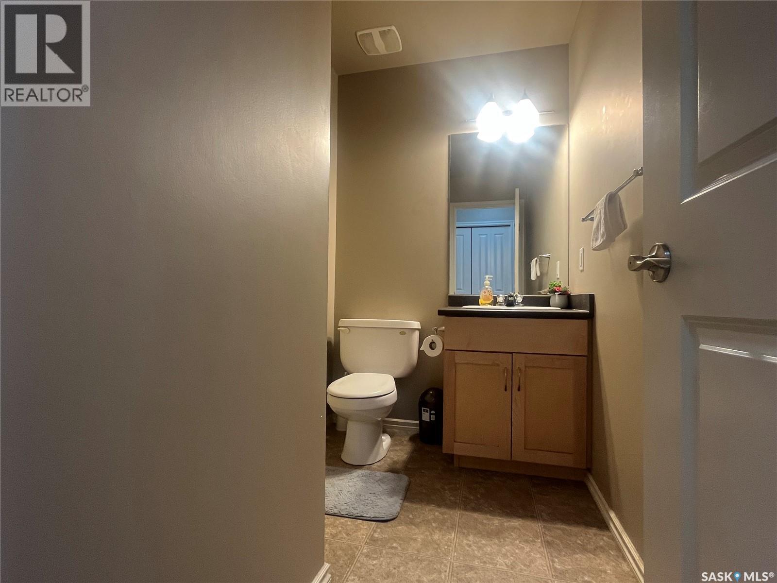 207 303 Slimmon Place, Saskatoon, Saskatchewan  S7V 0A8 - Photo 35 - SK035643