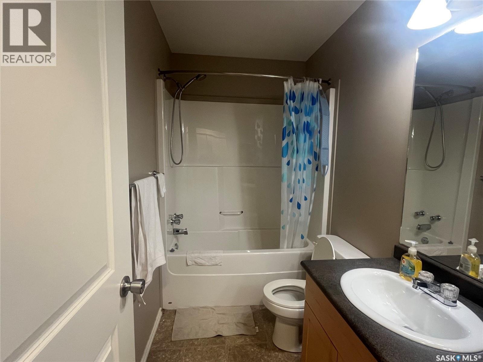 207 303 Slimmon Place, Saskatoon, Saskatchewan  S7V 0A8 - Photo 54 - SK035643
