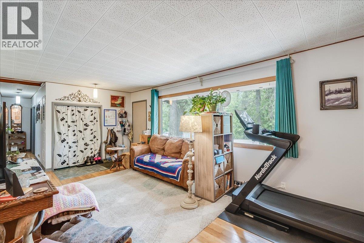 3905 3a Highway, Nelson, British Columbia  V1L 6M8 - Photo 11 - 10386243
