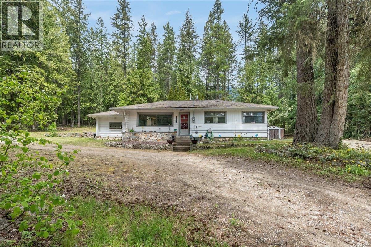 3905 3a Highway, Nelson, British Columbia  V1L 6M8 - Photo 2 - 10386243