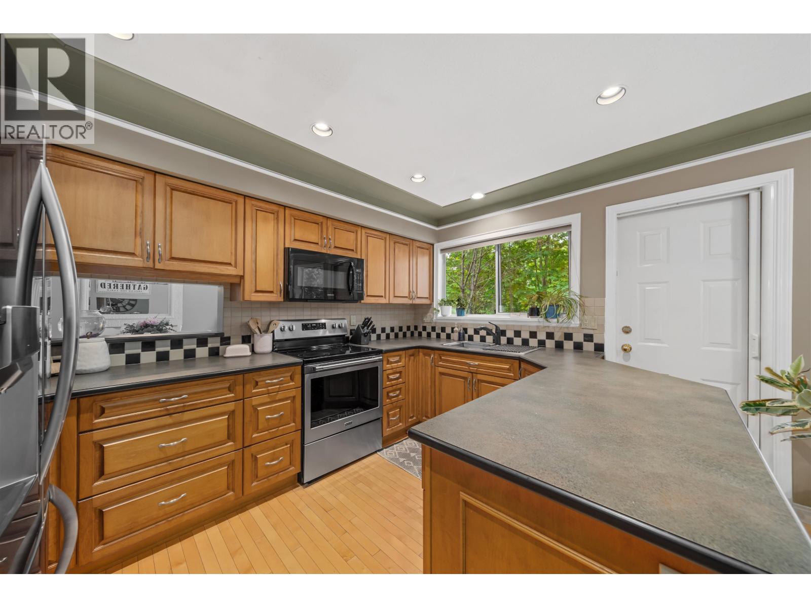 175 1140 Castle Crescent, Port Coquitlam, British Columbia  V3C 5R4 - Photo 11 - R3122167